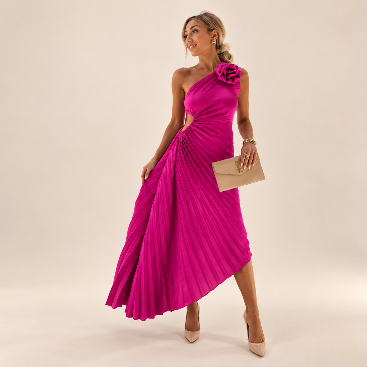 Vestido largo plisado de un solo hombro con detalle floral