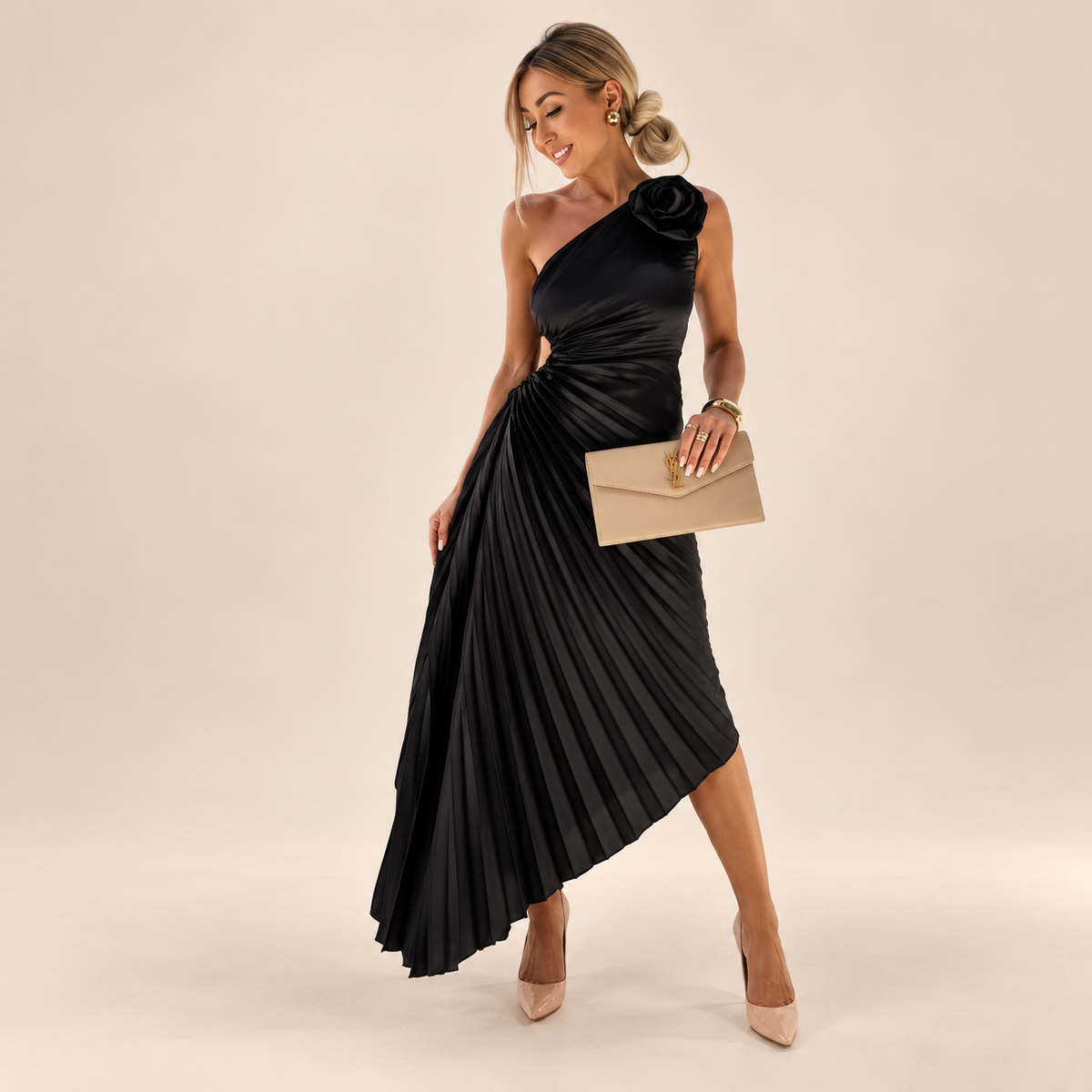 Vestido largo plisado de un solo hombro con detalle floral