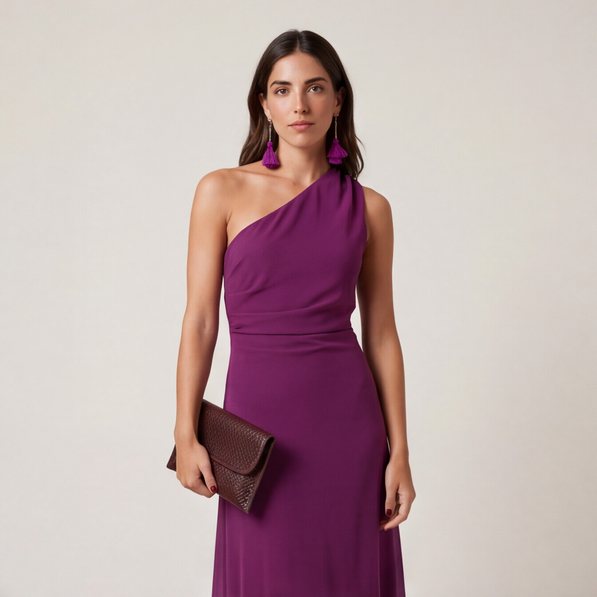 Vestido asimétrico con volante lateral