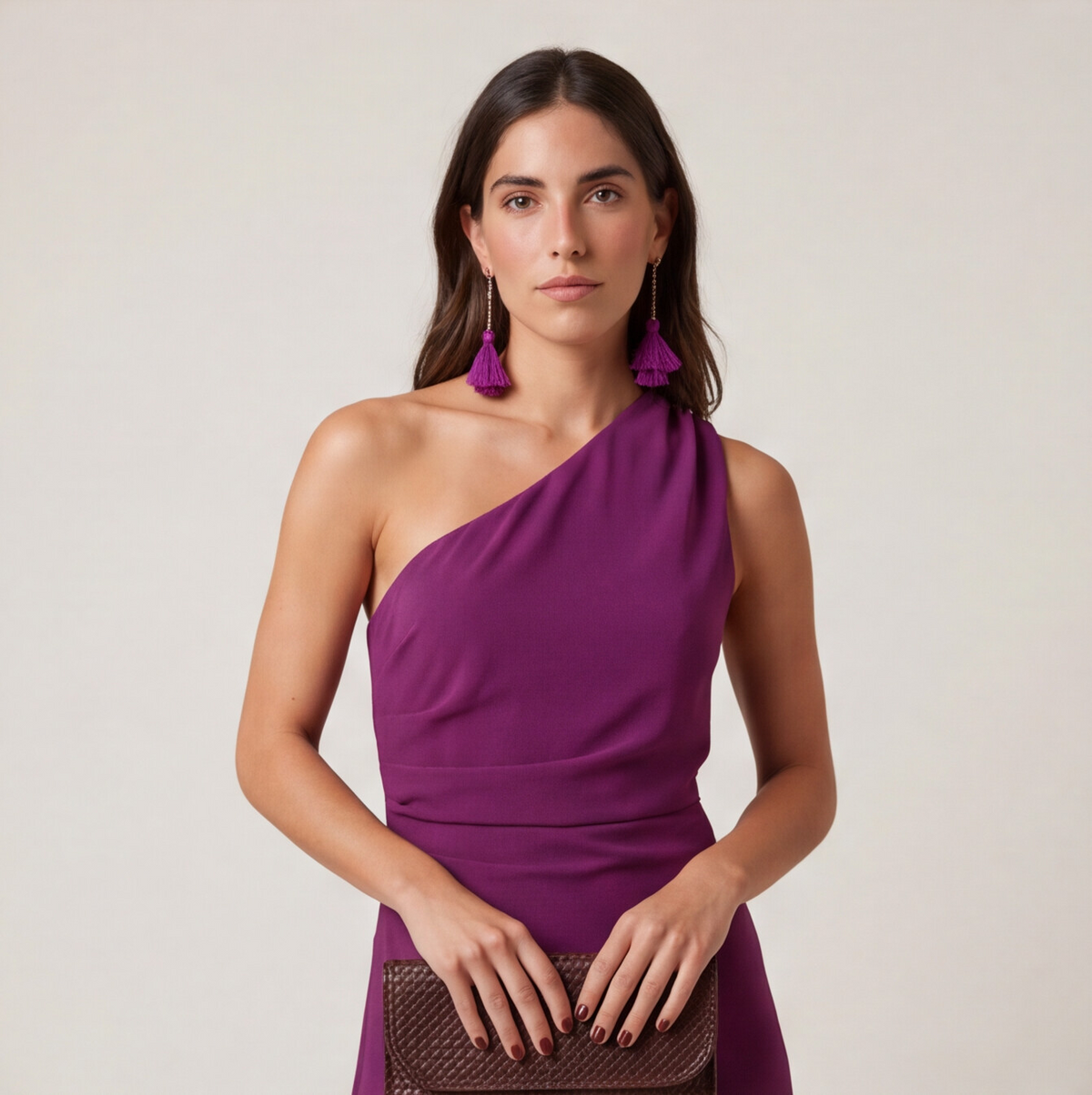 Vestido asimétrico con volante lateral